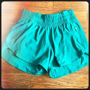 Lululemon tracker short V